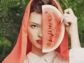 娱乐吃瓜戴手环的是谁啊,娱乐圈新热点引热议